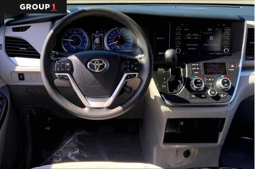2019 Toyota Sienna LE