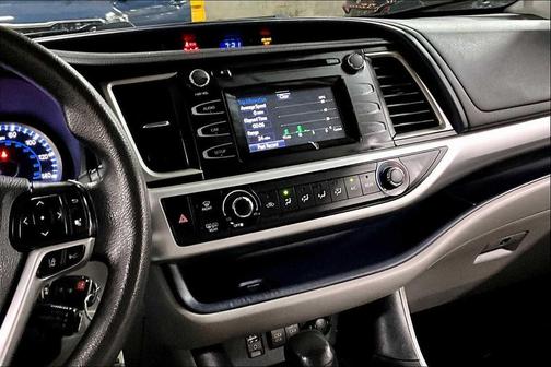 2017 Toyota Highlander LE