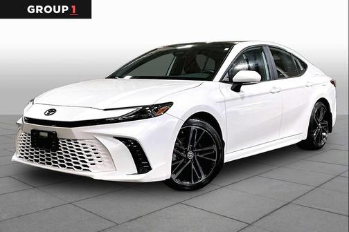 Wind Chill Pearl 2025 Toyota Camry XSE
