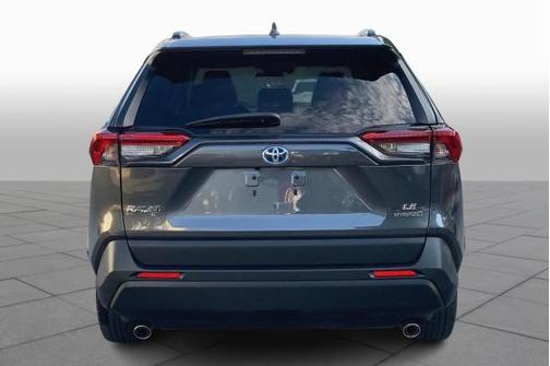 Photo 4 of 32 of 2020 Toyota RAV4 Hybrid LE