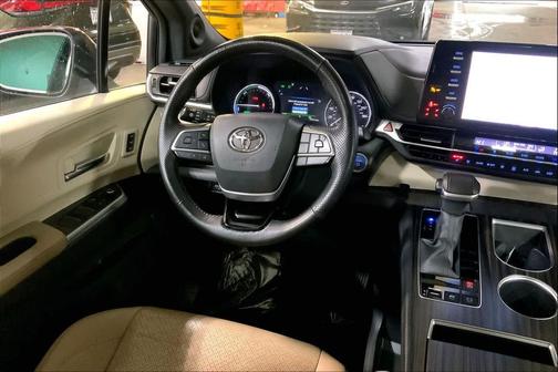 2022 Toyota Sienna Limited
