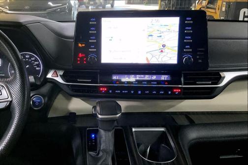 2022 Toyota Sienna Limited