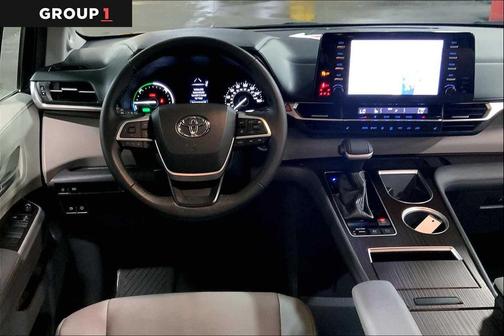 Midnight Black Metallic 2021 Toyota Sienna XLE 7 Passenger