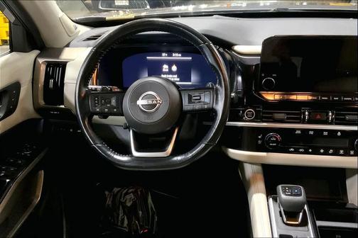 2022 Nissan Pathfinder Platinum 4WD