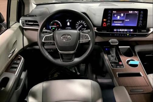 2024 Toyota Sienna XLE 7 Passenger