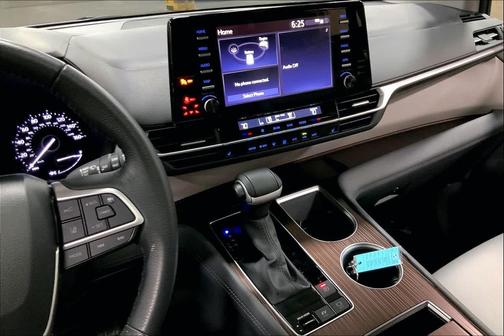 2024 Toyota Sienna XLE 7 Passenger