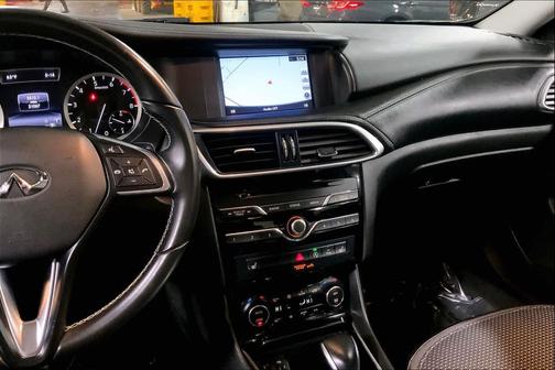 2019 INFINITI QX30 LUXE