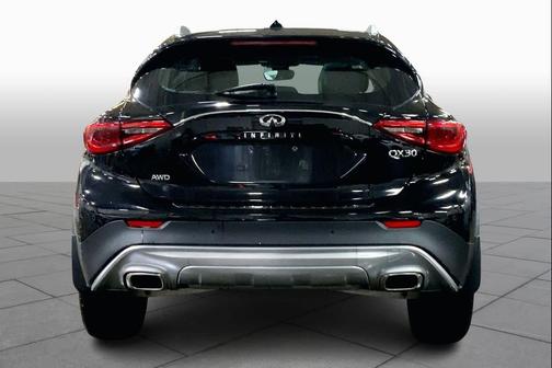 2019 INFINITI QX30 LUXE