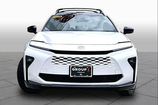Oxygen White 2026 Toyota Crown Signia Limited