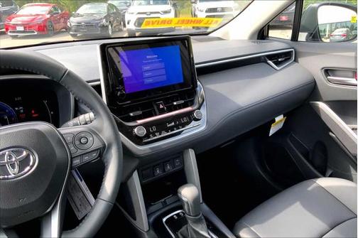 2025 Toyota Corolla Cross XLE