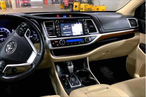 2018 Toyota Highlander Limited Platinum