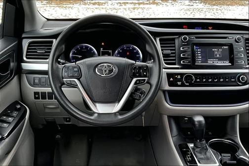 2018 Toyota Highlander LE