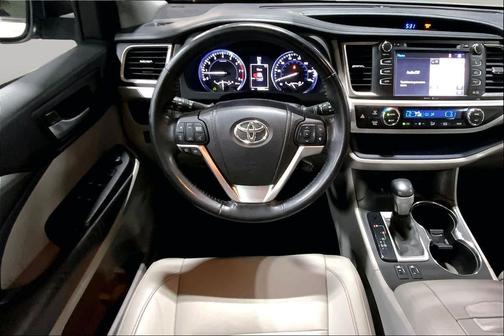 Silver Sky Metallic 2015 Toyota Highlander XLE