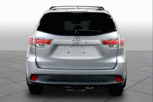Silver Sky Metallic 2015 Toyota Highlander XLE