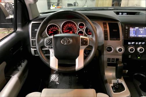 2016 Toyota Sequoia SR5