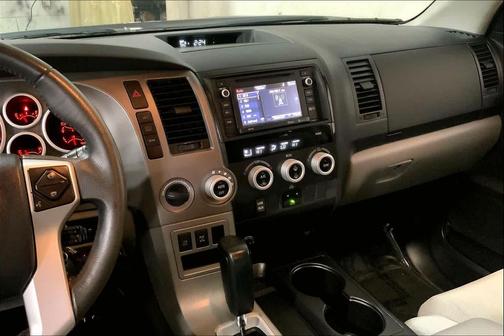 2016 Toyota Sequoia SR5