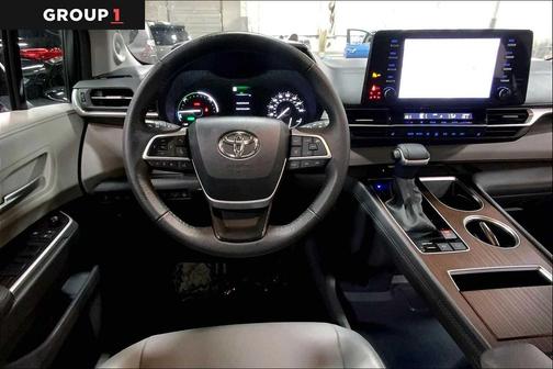 Wind Chill Pearl 2024 Toyota Sienna XLE