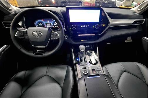 2025 Toyota Highlander Platinum