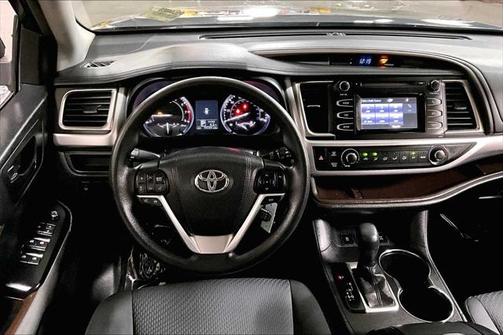 2015 Toyota Highlander LE