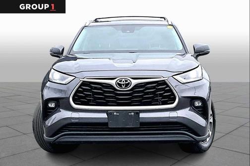 Magnetic Gray Metallic 2023 Toyota Highlander XLE