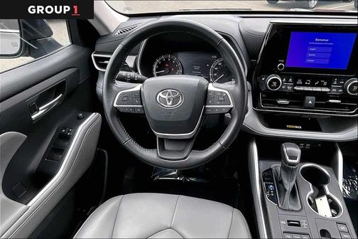 Magnetic Gray Metallic 2023 Toyota Highlander XLE