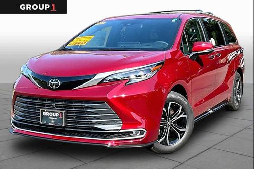 Ruby Flare Pearl 2026 Toyota Sienna Platinum