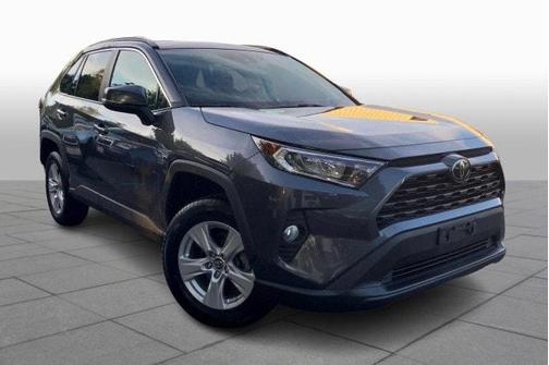 Photo 2 of 32 of 2019 Toyota RAV4 XLE