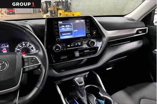 2022 Toyota Highlander LE