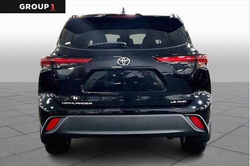 2022 Toyota Highlander LE