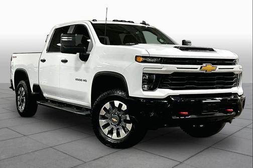 Summit White 2025 Chevrolet Silverado 2500 Custom