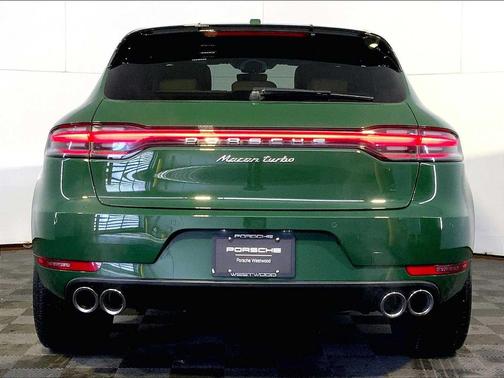 Mamba Green Metallic 2020 Porsche Macan Macan Turbo