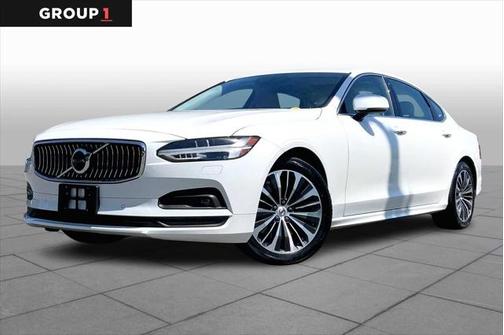 2022 Volvo S90 B6 Momentum