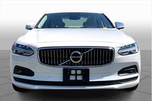 2022 Volvo S90 B6 Momentum