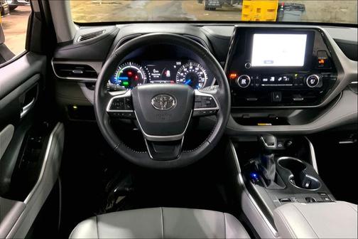 2025 Toyota Highlander Hybrid XLE