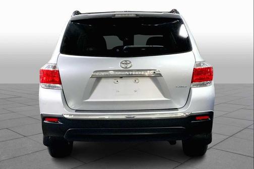2011 Toyota Highlander SE