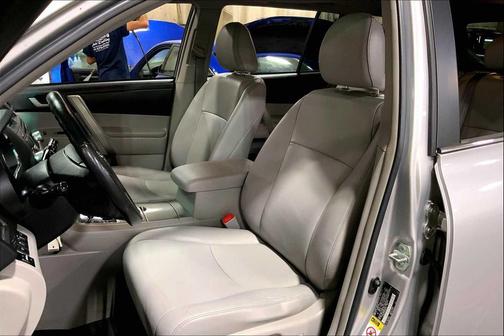 2011 Toyota Highlander SE