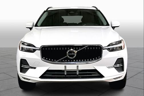2022 Volvo XC60 B5 Momentum