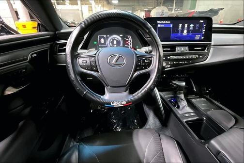 2022 Lexus ES 300h Luxury