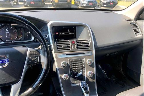 2016 Volvo XC60 T5 Premier