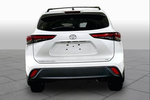 Wind Chill Pearl 2023 Toyota Highlander LE