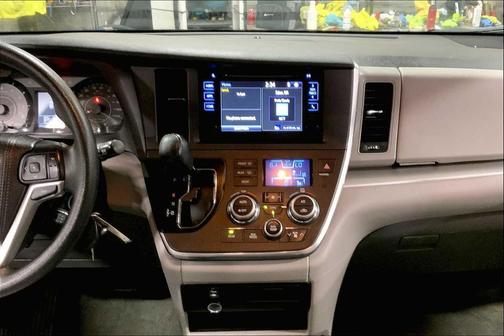 2016 Toyota Sienna LE