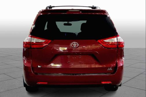 2016 Toyota Sienna LE
