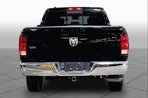 Diamond Black Crystal Pearlcoat 2019 RAM 1500 SLT