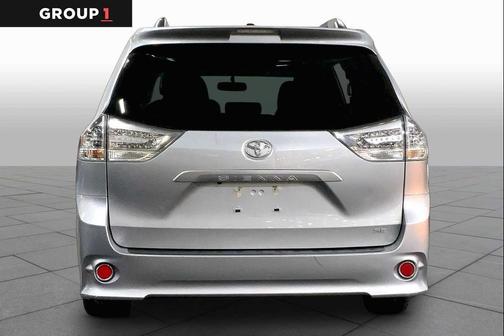 Silver Sky Metallic 2017 Toyota Sienna SE