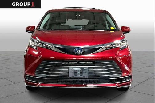 2023 Toyota Sienna LE