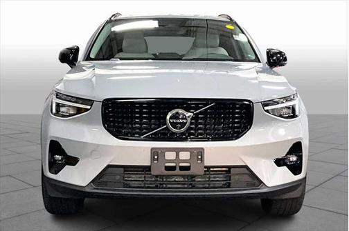 2024 Volvo XC40 B5 Plus Dark Theme