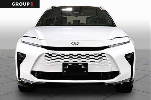 Oxygen White 2025 Toyota Crown Signia Limited