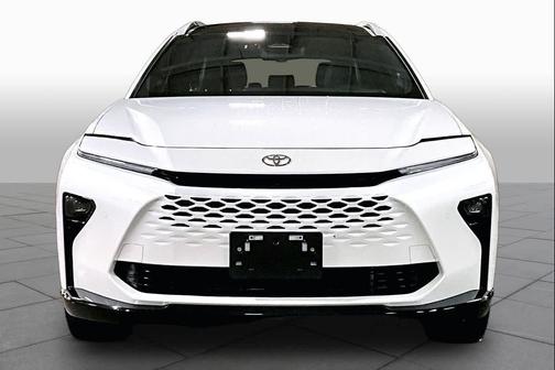 Oxygen White 2025 Toyota Crown Signia Limited
