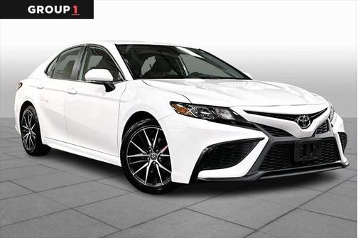 2022 Toyota Camry SE