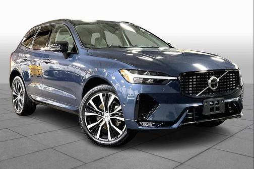 2024 Volvo XC60 B5 Plus Dark Theme